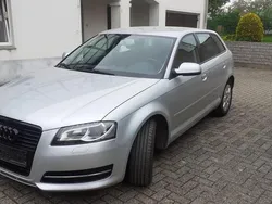 Silber Gebraucht 2011 Audi A3 Sportback Attraction Limousine | 7.899 € (Fairer Preis)