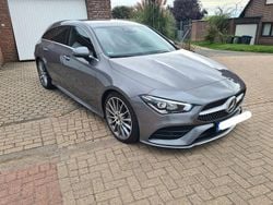 Grau Gebraucht 2021 Mercedes CLA180 Shooting Brake AMG line Kombi | 23.999 € (Guter Preis)