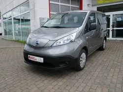 Grau Gebraucht 2017 Nissan e-NV200 Tekna Van | 11.900 € (Fairer Preis)