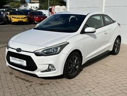 Weiß Gebraucht 2016 Hyundai i20 Trend Coupé | 11.280 € (Etwas zu teuer)