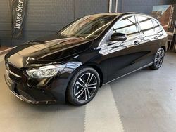 Kosmosschwarz Gebraucht 2025 Mercedes B180 Progressive Van / Kleinbus | 31.980 € (Guter Preis)