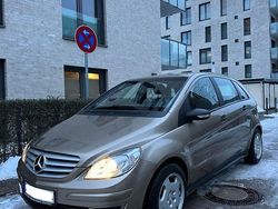 Braun Gebraucht 2006 Mercedes B180 Van / Kleinbus | 4.900 € (Fairer Preis)