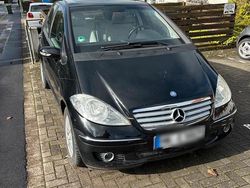 Blau Gebraucht 2009 Mercedes A150 Kleinwagen | 1.350 € (Etwas zu teuer)