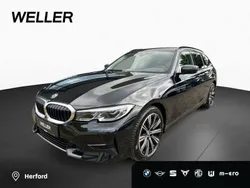 Black sapphire (schwarz) Gebraucht 2022 BMW 320 Shadowline Kombi | 32.990 € (Fairer Preis)