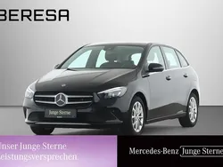 Schwarz Gebraucht 2022 Mercedes B250e Style Van / Kleinbus | 25.480 € (Fairer Preis)