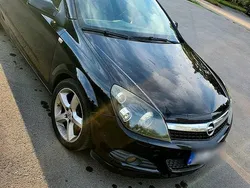 Schwarz Gebraucht 2007 Opel Astra Cabriolet Cabrio | 3.200 € (Etwas zu teuer)