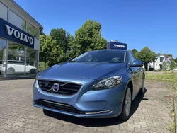 Power blue Gebraucht 2016 Volvo V40 Summum Kombi | 18.990 €