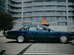 Blau Gebraucht 1998 Jaguar XJ8 Limousine | 50.000 €