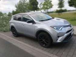 Grau Gebraucht 2018 Toyota RAV4 Edition SUV | 22.900 € (Etwas zu teuer)