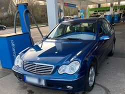 Blau Gebraucht 2004 Mercedes C220 Elegance Limousine | 3.900 € (Etwas zu teuer)