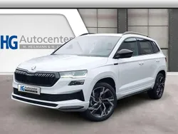 Moon white Neu 2025 Skoda Karoq SportLine SUV | 40.990 € (Fairer Preis)