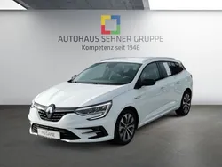 Weiß Gebraucht 2024 Renault Mégane IV Techno Limousine | 27.470 € (Etwas zu teuer)