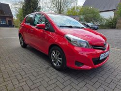 Rot Gebraucht 2014 Toyota Yaris Limousine | 6.790 € (Fairer Preis)