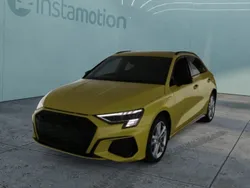 Gelb Gebraucht 2024 Audi A3 Sportback e-tron S-Line Limousine | 39.475 € (Teuer)