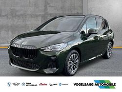 Sanremo green metallic Neu 2025 BMW 218 M Sport Van / Kleinbus | 43.450 € (Teuer)