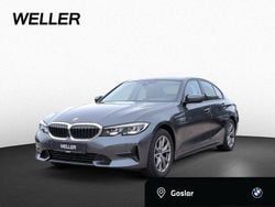 Mineralgrau (grau) Gebraucht 2022 BMW 320 Shadowline Limousine | 29.990 € (Guter Preis)