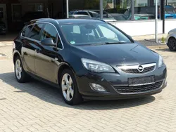 Schwarz Gebraucht 2012 Opel Astra Kombi | 3.990 € (Etwas zu teuer)