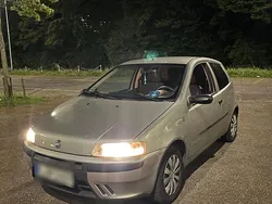 Silber Gebraucht 2003 Fiat Punto Kleinwagen | 900 €