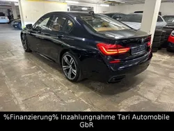 Azuritschwarz metallic Gebraucht 2018 BMW 750 M Sport Limousine | 43.980 € (Etwas zu teuer)