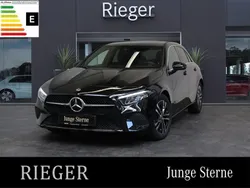 Black metallic Gebraucht 2024 Mercedes A200 Progressive Limousine | 30.299 € (Fairer Preis)