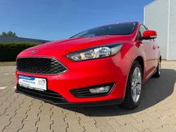 Rot Gebraucht 2016 Ford Focus Ambiente Kombi | 6.100 € (Fairer Preis)