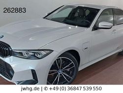 Weiß Gebraucht 2022 BMW 330e M Sport Limousine | 38.950 € (Etwas zu teuer)