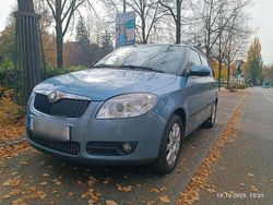 Grau Gebraucht 2009 Skoda Fabia Kleinwagen | 2.650 € (Fairer Preis)