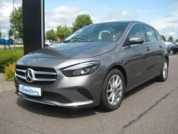 Grau Gebraucht 2019 Mercedes B250 Progressive Van / Kleinbus | 25.980 € (Fairer Preis)