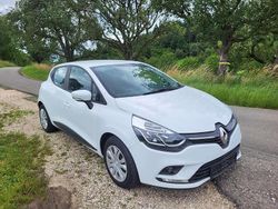 Gletscherweiss Gebraucht 2017 Renault Clio IV LIMITED Kleinwagen | 9.999 € (Fairer Preis)