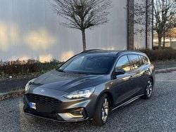 Grau Gebraucht 2021 Ford Focus ST-Line Kombi | 17.950 € (Fairer Preis)