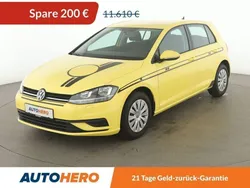 Gelb Gebraucht 2018 VW Golf VII Trendline Limousine | 11.410 € (Fairer Preis)