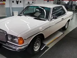 Weiß Gebraucht 1983 Mercedes 230 Coupé | 21.900 €