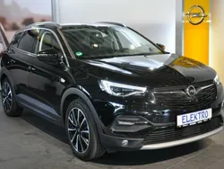 Schwarz metallic Gebraucht 2020 Opel Grandland X Ultimate SUV | 32.900 €