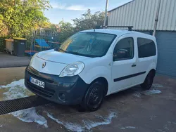 Weiß Gebraucht 2010 Renault Kangoo Van / Kleinbus | 2.950 €