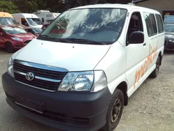 Weiß Gebraucht 2010 Toyota HiAce Van / Kleinbus | 12.700 €