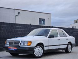 Weiß Gebraucht 1989 Mercedes 200 Limousine | 1.950 €
