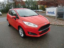 Rot Gebraucht 2016 Ford Fiesta Celebration Kleinwagen | 8.250 € (Etwas zu teuer)
