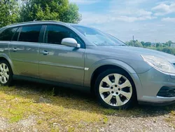 Blau Gebraucht 2006 Opel Vectra Kombi | 2.222 € (Etwas zu teuer)