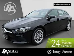 Nachtschwarz Gebraucht 2022 Mercedes CLA200 Kombi | 23.114 € (Superpreis)
