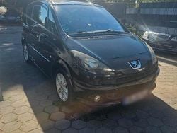 Schwarz Gebraucht 2006 Peugeot 1007 Kleinwagen | 2.200 € (Guter Preis)