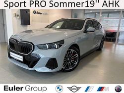 Grau Gebraucht 2025 BMW 520 Performance Kombi | 49.833 €