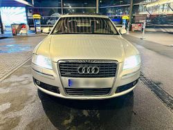 Silber Gebraucht 2005 Audi A8 Comfort Limousine | 7.900 € (Guter Preis)
