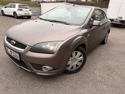 Grau Gebraucht 2008 Ford Focus Cabriolet Titanium Cabrio | 1.199 € (Superpreis)