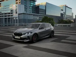 Grau Gebraucht 2022 BMW M135 Performance Kleinwagen | 36.585 € (Fairer Preis)