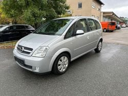 Silber Gebraucht 2004 Opel Meriva Basis Van / Kleinbus | 1.499 € (Guter Preis)