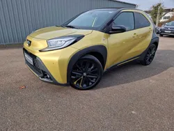Brassgold/schwarz (metallic) Gebraucht 2023 Toyota Aygo Basis Kleinwagen | 20.490 € (Teuer)