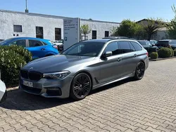 Grau Gebraucht 2019 BMW 320 M Sport Kombi | 36.000 €