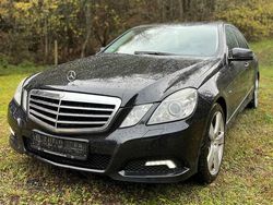 Schwarz Gebraucht 2009 Mercedes E220 Avantgarde Limousine | 6.499 € (Fairer Preis)