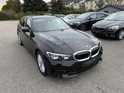 Schwarz ii Gebraucht 2022 BMW 330 Advantage Kombi | 29.800 € (Fairer Preis)