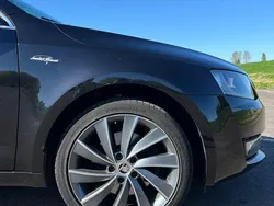 Schwarz Gebraucht 2015 Skoda Octavia LAURIN & KLEMENT Kombi | 10.950 € (Fairer Preis)